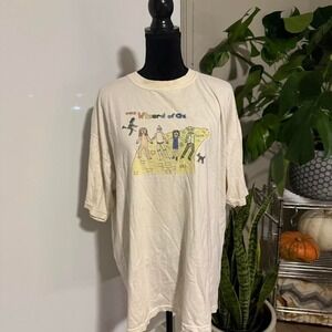 Vintage Cream Wizard of Oz graphic tee #WizardOfOz #Wicked – Size L